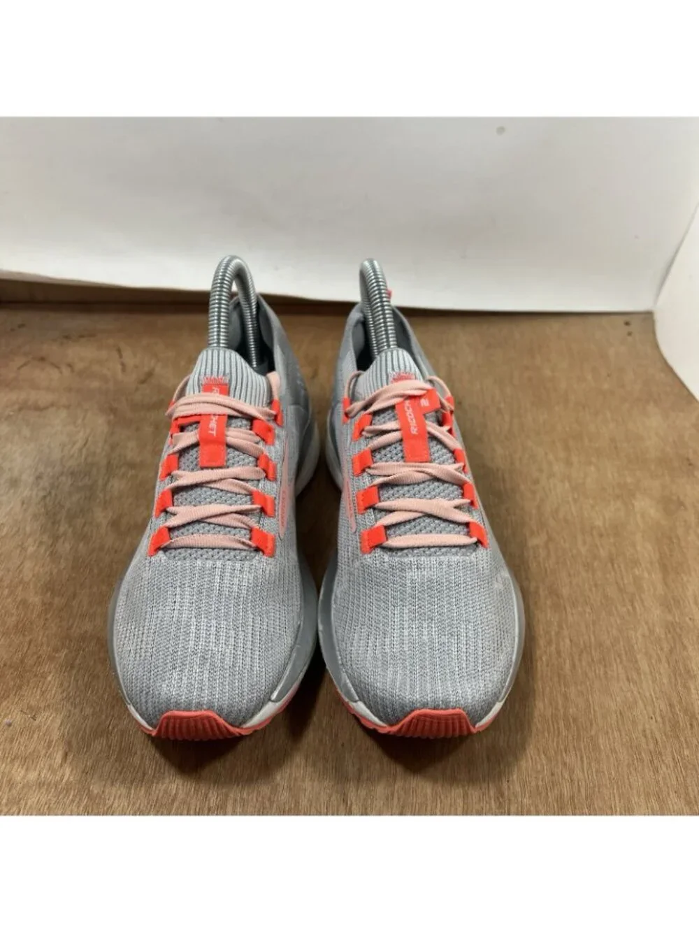 Brooks Ricochet 2 Running Shoes Womens Size 6 Athletic Training Gray 1203031B098